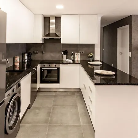 Nautilus - By Sch アパート